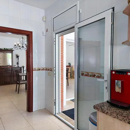 Vio, 8-10 Pers, Big Family With Amazing Private Pool וילה *